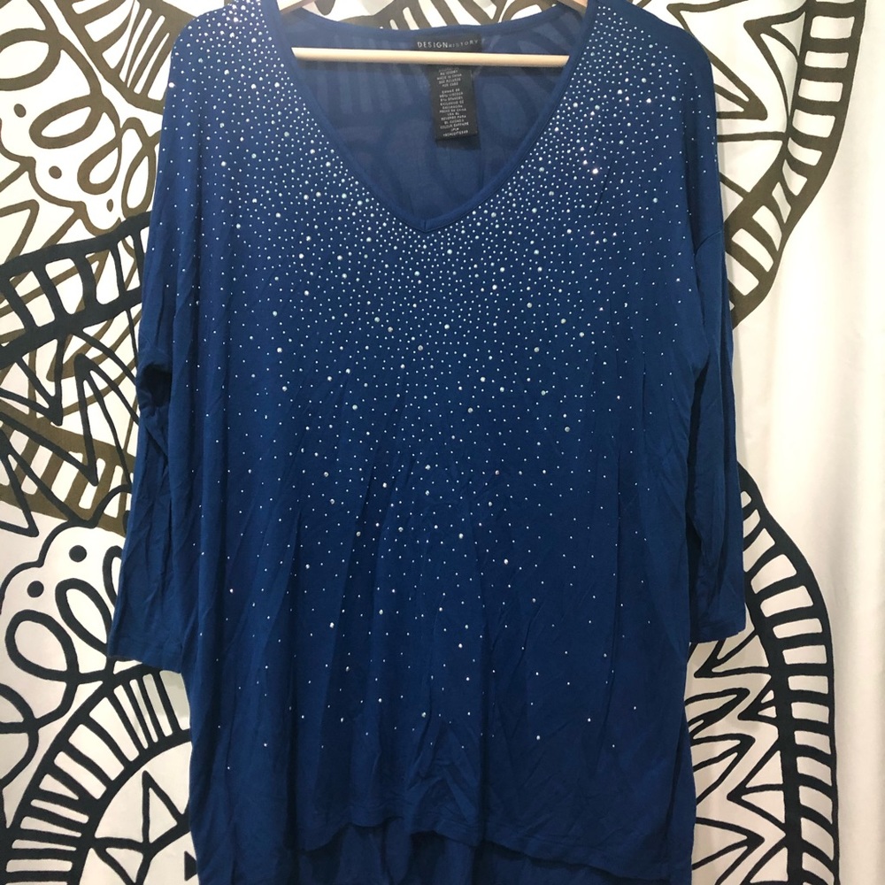 Design History VNeck w/ sparkles